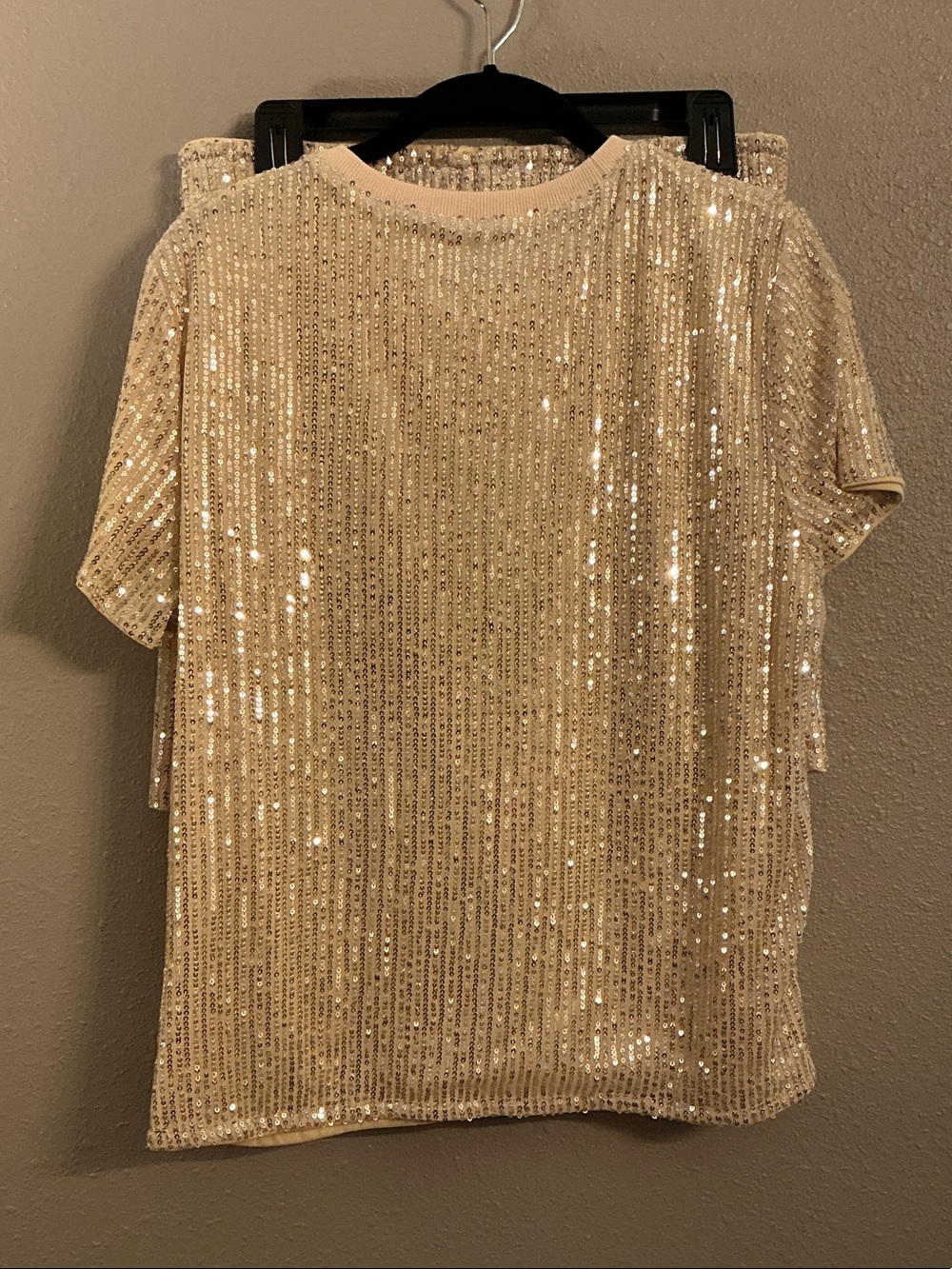 WHY Gold Sequin Champagne Bottle Embellished Short Sleeve Top & Matching Shorts - Picture 4 of 5